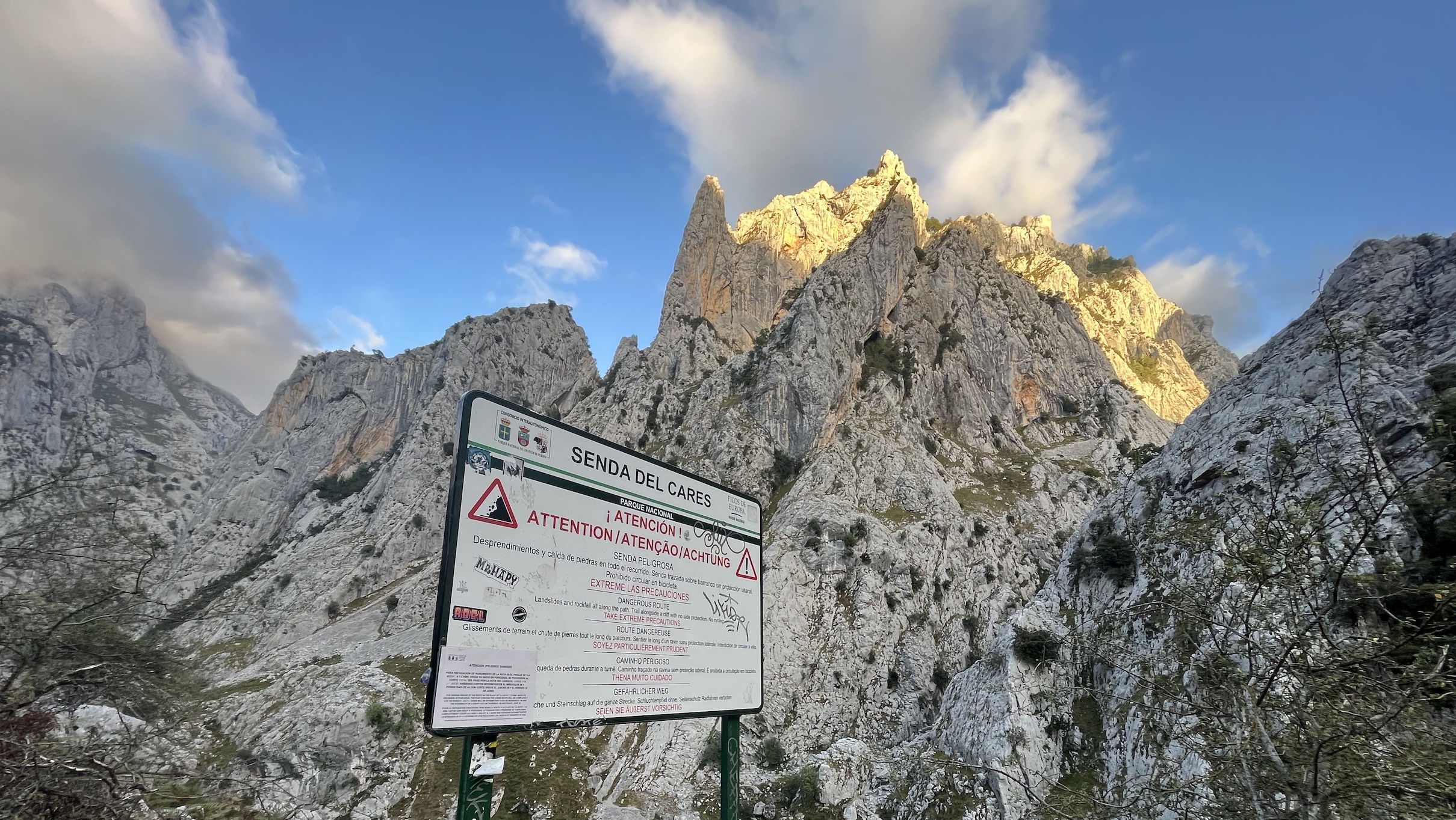 Ruta del Cares 2023 Warning Sign at Poncebos Hiking Trail Entrance